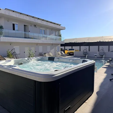 Apartamento Lagoon Suits